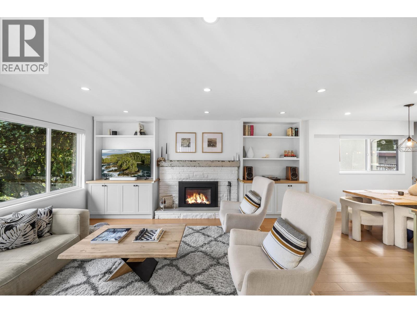 4921 CHESTER STREET|Vancouver, British Columbia V5W3A7