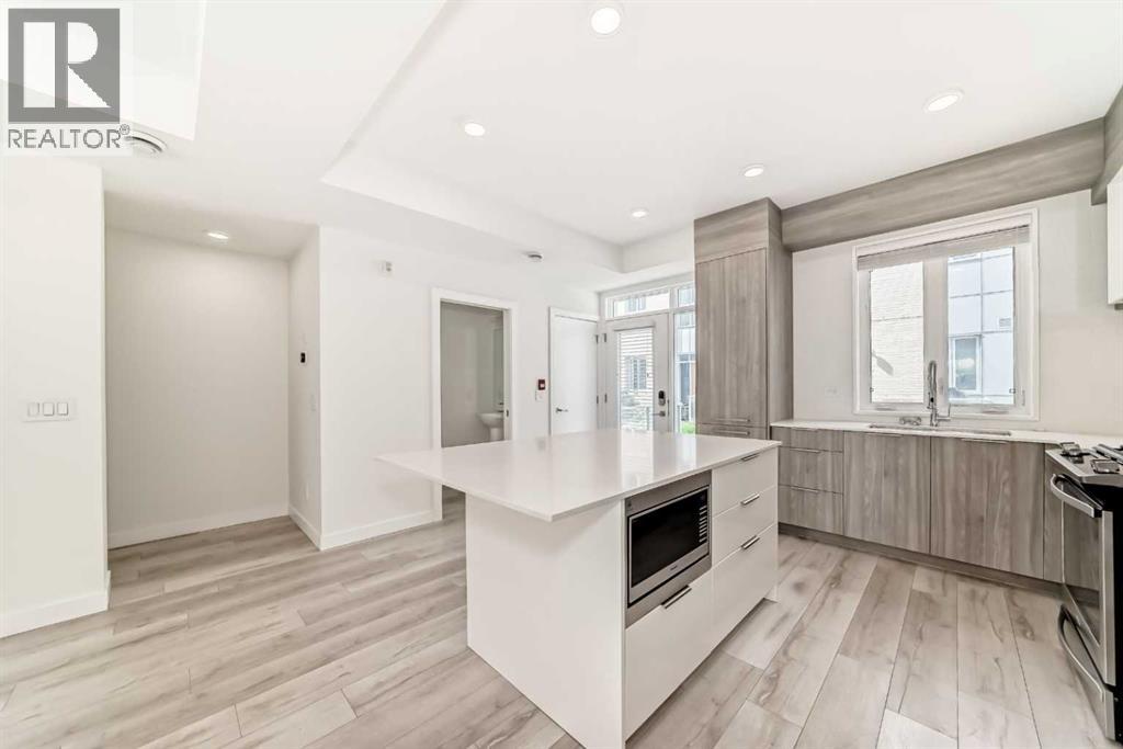Row / Townhouse for Sale in 4056 Kovitz Lane NW|Calgary, Alberta T3B6H3 3