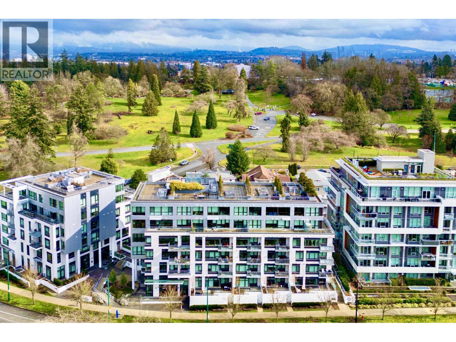 302 4932 CAMBIE STREET|Vancouver, British Columbia V5Z0K1