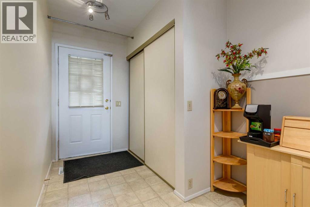 Row / Townhouse for Sale in 56, 5019 46 Avenue SW|Calgary, Alberta T3E6R1 2