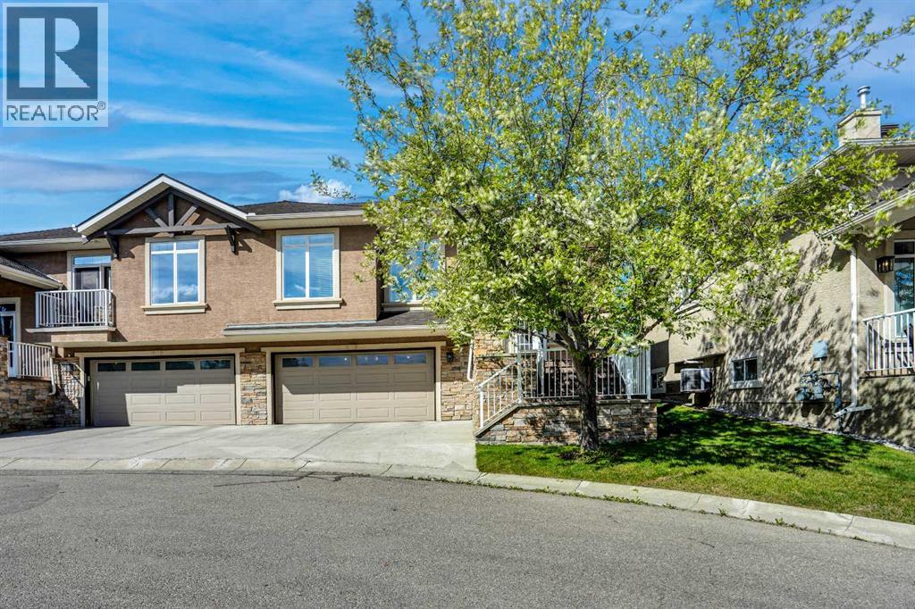 Duplex for Sale in 6 Discovery Woods Villas SW|Calgary, Alberta T3H5A6 3