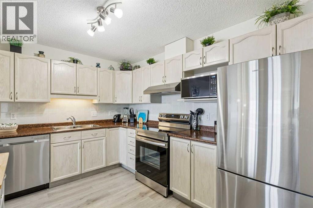 Apartment for Sale in 2301, 2000 Sienna Park Green SW|Calgary, Alberta T3H3N7 2