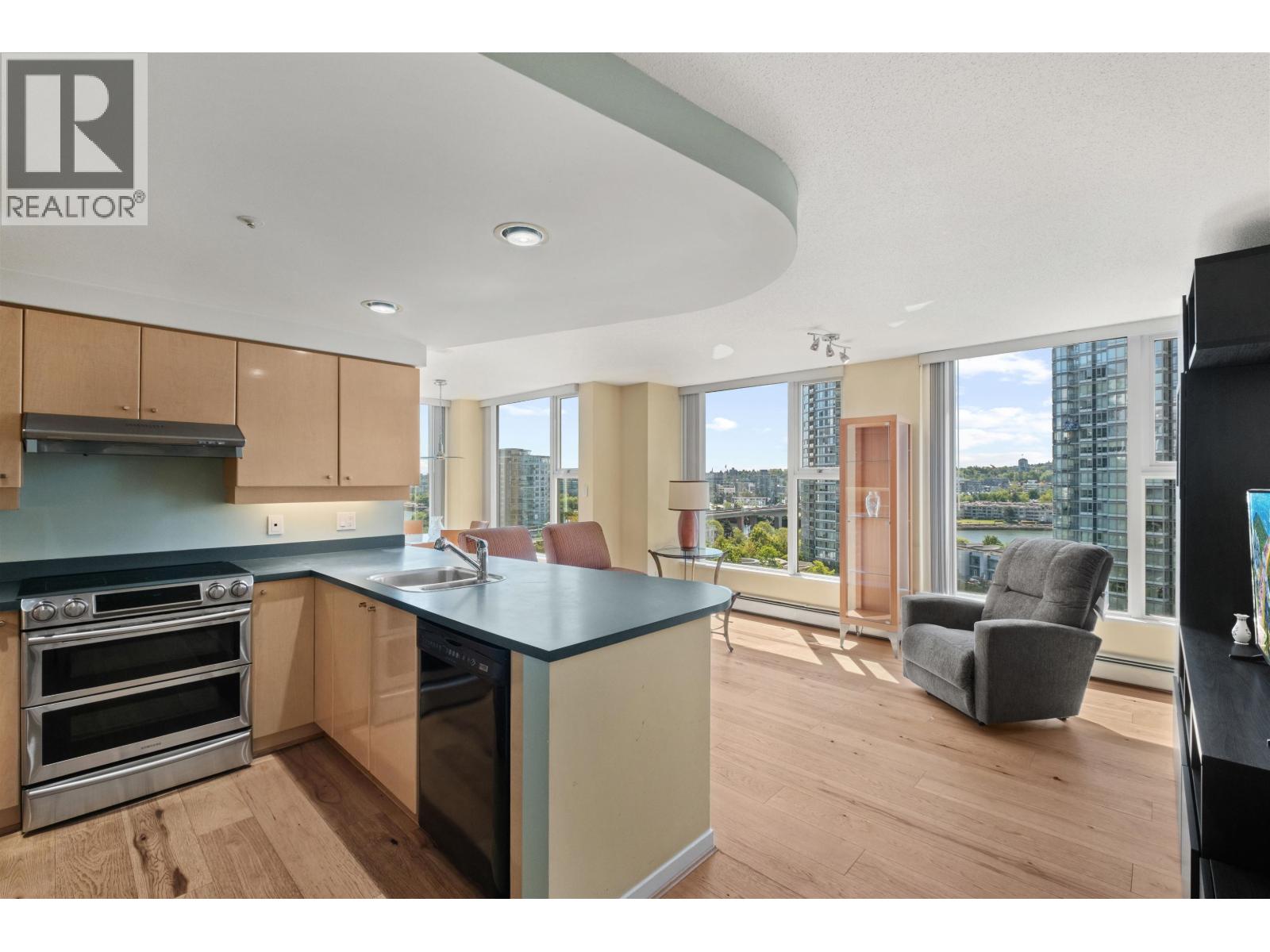 1207 1009 EXPO BOULEVARD|Vancouver, British Columbia V6Z2V9