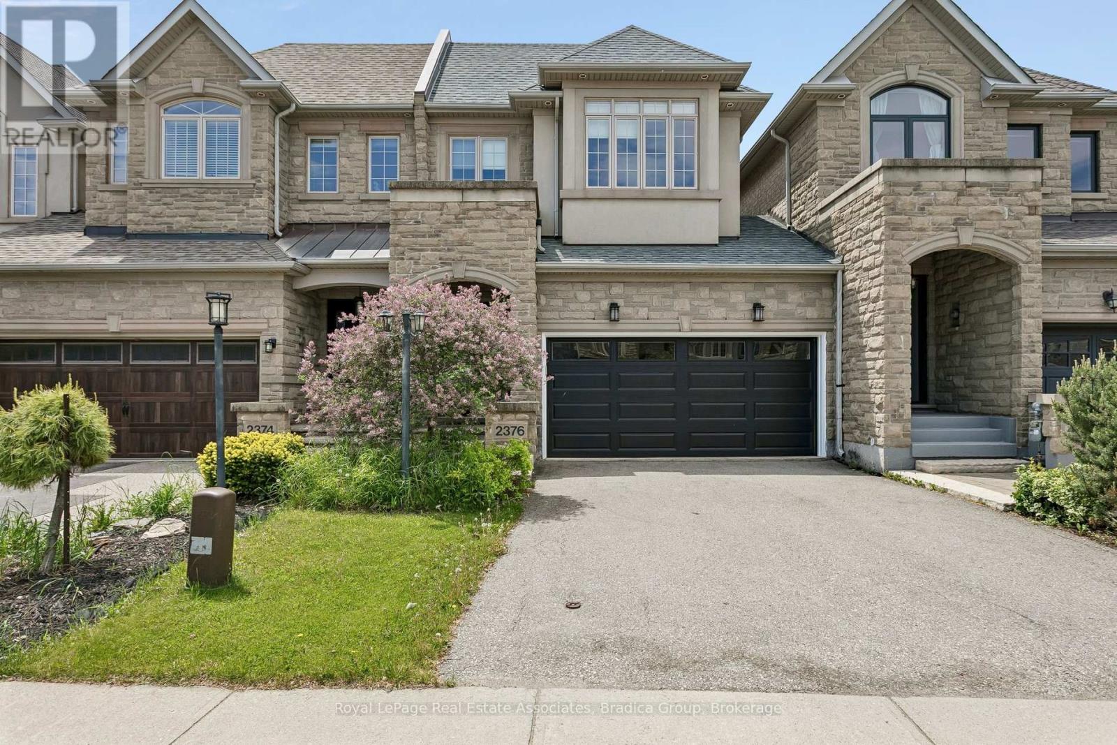 Row / Townhouse for Sale in 2376 WASAGA DRIVE|Oakville (JC Joshua Creek), Ontario L6H0B7