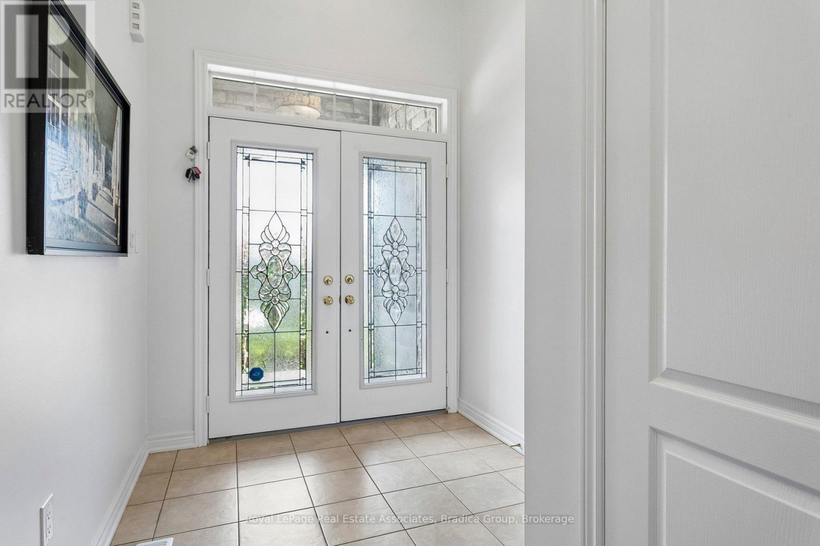 Row / Townhouse for Sale in 2376 WASAGA DRIVE|Oakville (JC Joshua Creek), Ontario L6H0B7 4