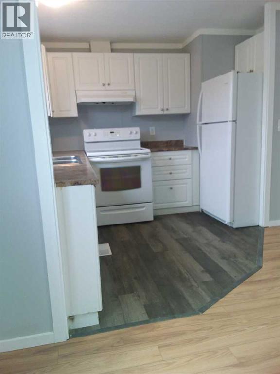 Mobile Home for Sale in 212, 6220 17 Avenue SE|Calgary, Alberta T2A0W6 3