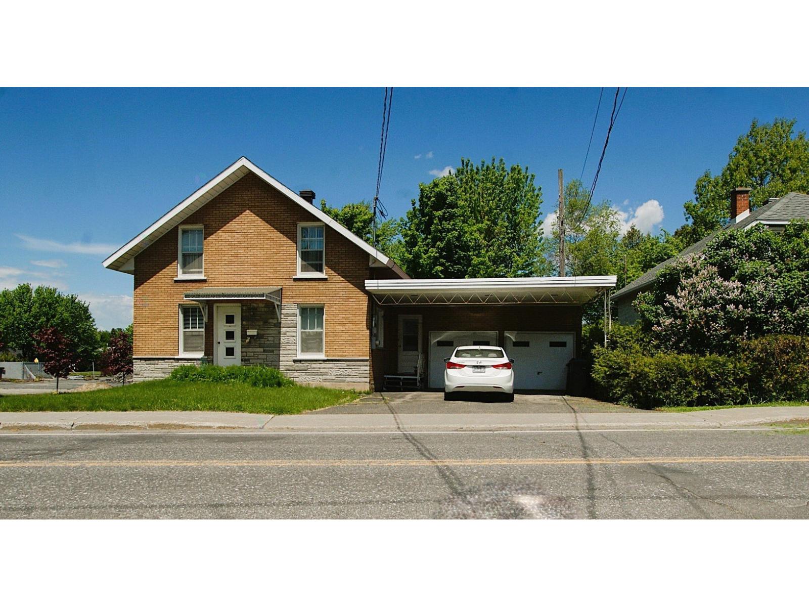 770 Boul. Foucault, Drummondville, Quebec J2C1A0