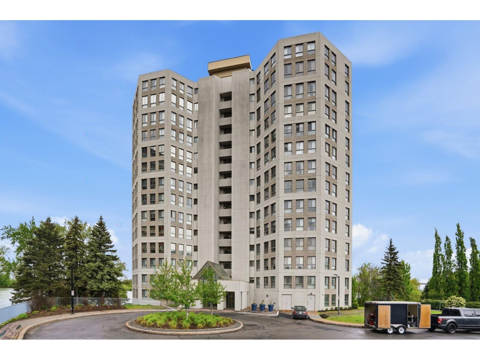 8050 Boul. St-Laurent, #703, Brossard, Quebec J4X2P1