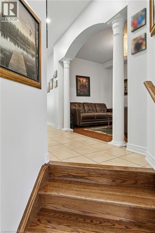 Row / Townhouse for Sale in 2376 WASAGA Drive|Oakville, Ontario L6H0B7 5