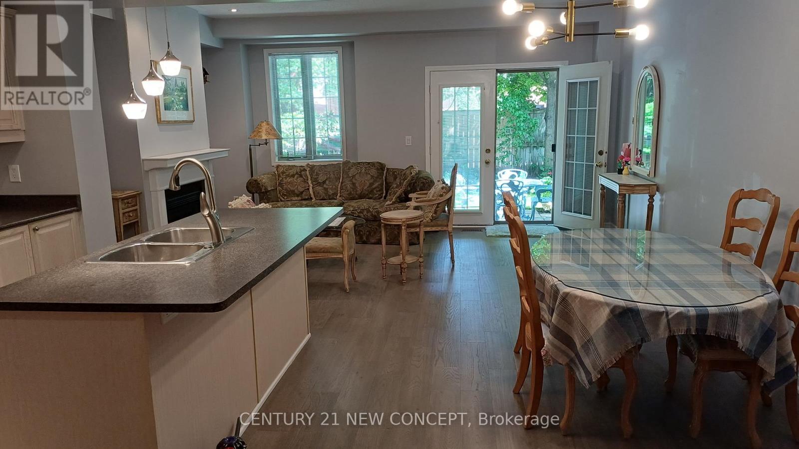 Row / Townhouse for Sale in 8 - 2401 FIFTH LINE W|Mississauga (Sheridan), Ontario L5K1V9 4