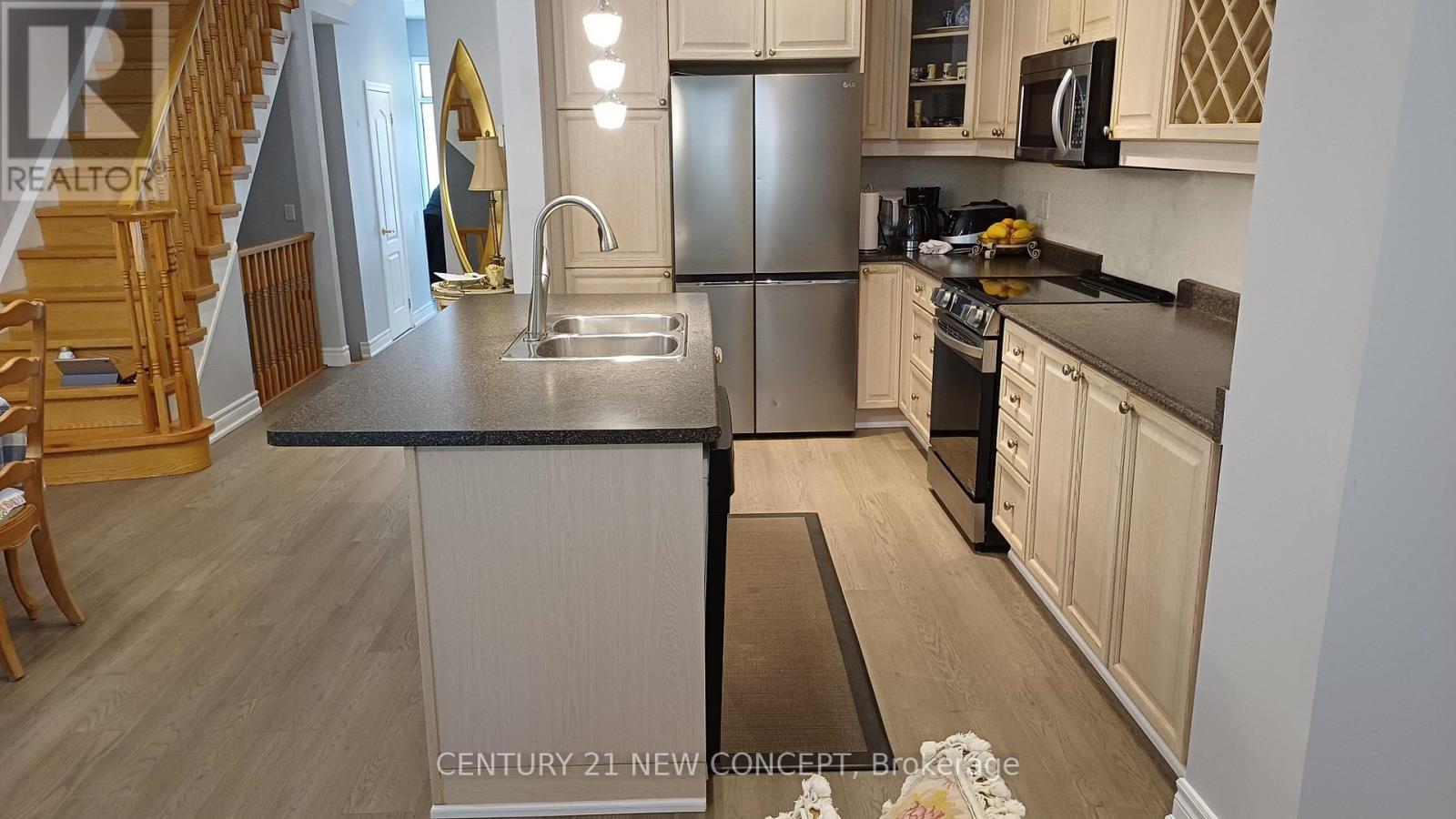 Row / Townhouse for Sale in 8 - 2401 FIFTH LINE W|Mississauga (Sheridan), Ontario L5K1V9 5