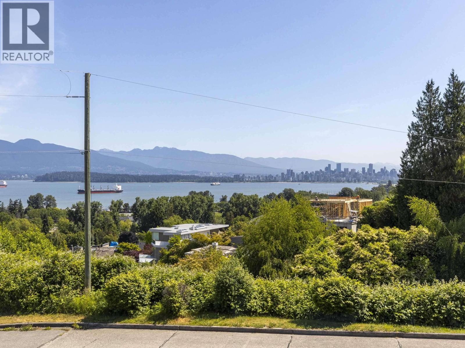 4514 BELLEVUE DRIVE|Vancouver, British Columbia V6R1E3