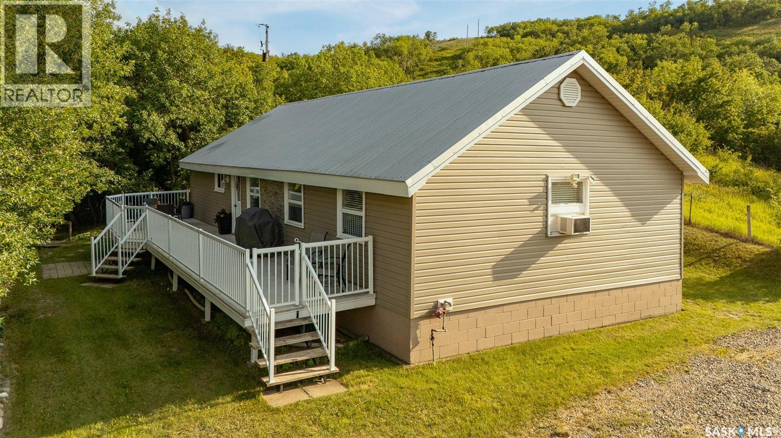 301 Pine Tree ROAD