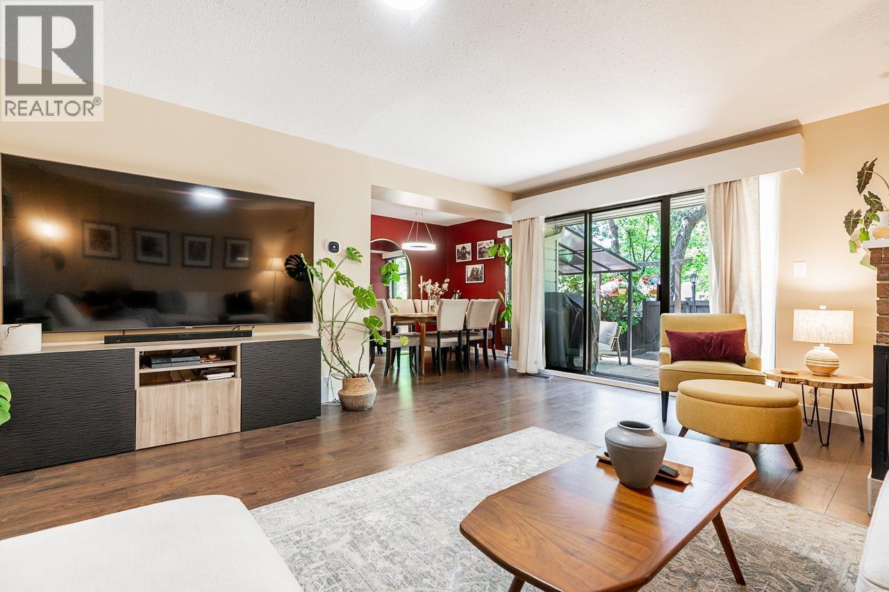 11 3350 ROSEMONT DRIVE|Vancouver, British Columbia V5S2C9