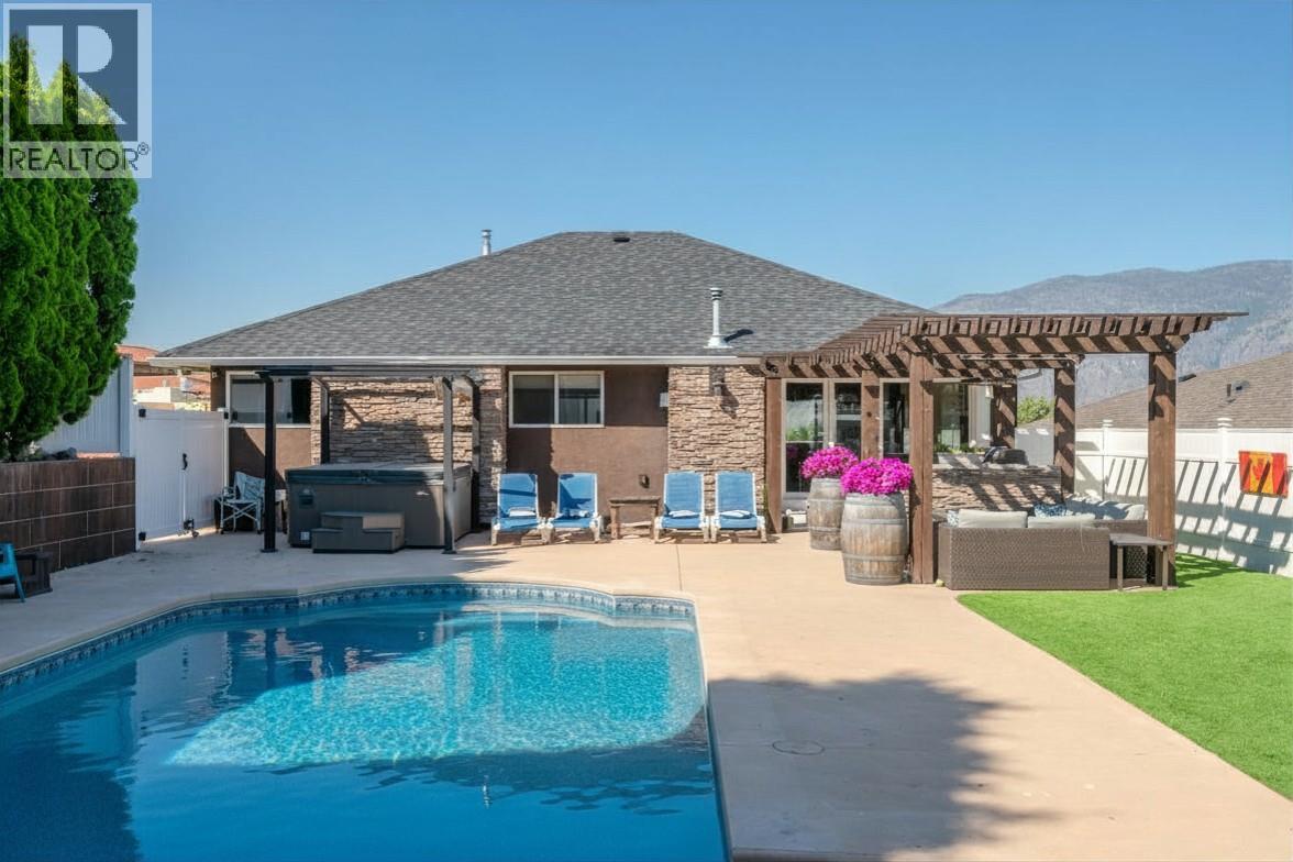 12104 GOLF COURSE Drive
