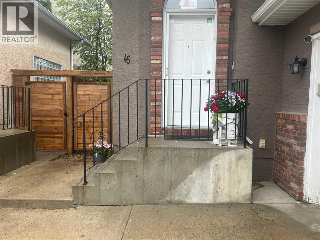 Duplex for Sale in 45 Patterson Hill SW|Calgary, Alberta T3H2E6 3