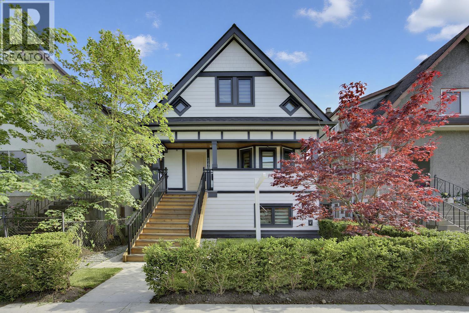 2170 ADANAC STREET|Vancouver, British Columbia V5L3E7