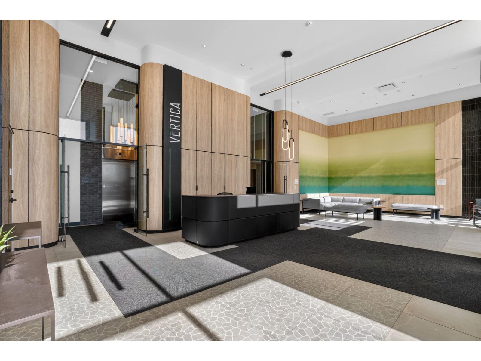 5605 Av. Pierre-De Coubertin