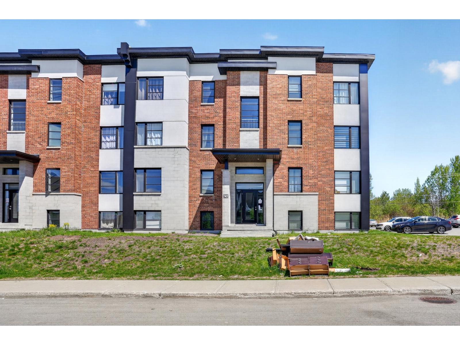 745 Rue Filion