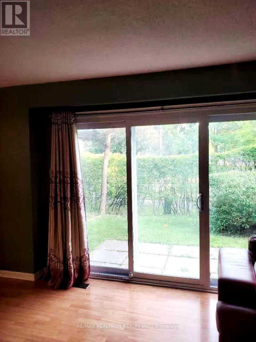 Row / Townhouse for Sale in 100 - 1180 MISSISSAUGA VALLEY BOULEVARD|Mississauga (Mississauga Valleys), Ontario L5A3M9 5