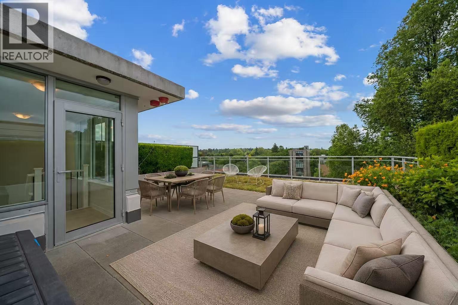 704 2565 MAPLE STREET|Vancouver, British Columbia V7J0C8