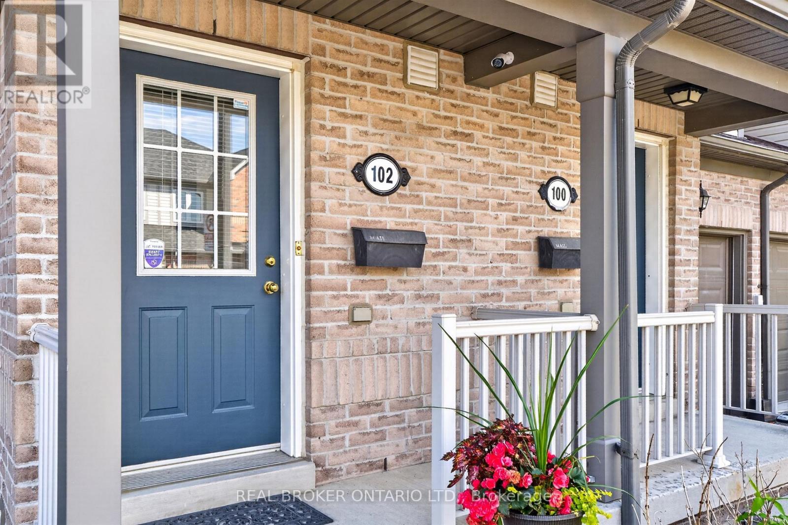 Row / Townhouse for Sale in 102 - 86 JOYMAR DRIVE|Mississauga (Streetsville), Ontario L5M7Z6 2
