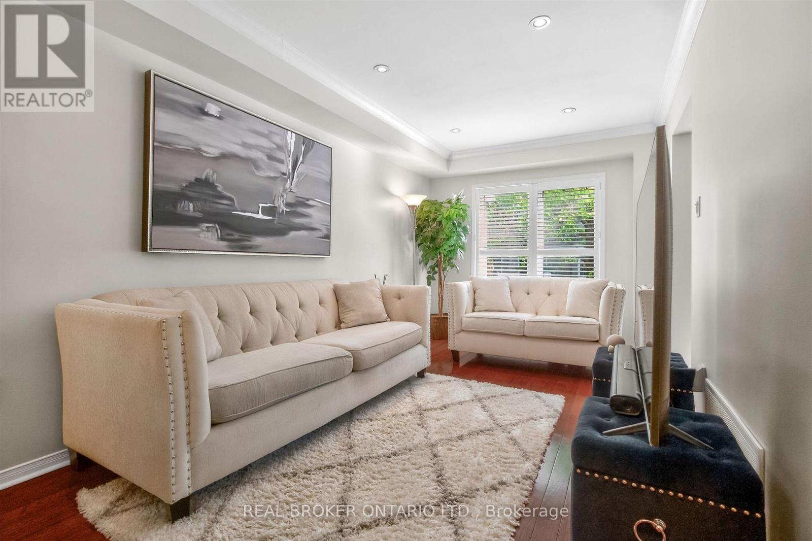 Row / Townhouse for Sale in 102 - 86 JOYMAR DRIVE|Mississauga (Streetsville), Ontario L5M7Z6 3