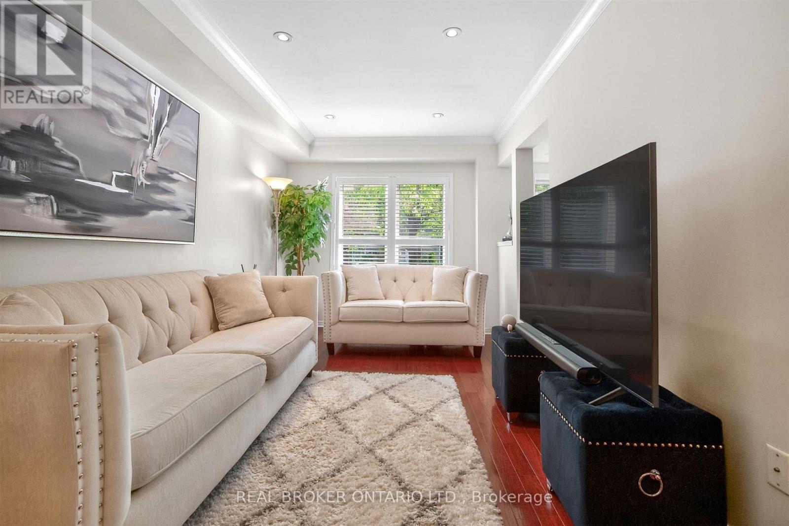 Row / Townhouse for Sale in 102 - 86 JOYMAR DRIVE|Mississauga (Streetsville), Ontario L5M7Z6 4