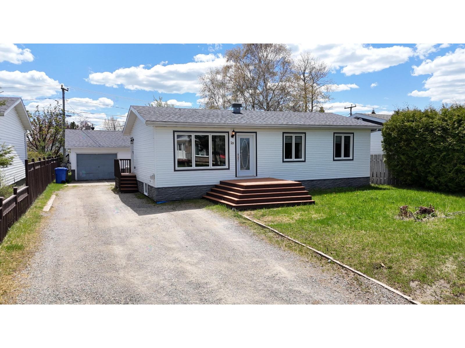 29 Av. Vallée, La Sarre, Quebec J9Z2N1