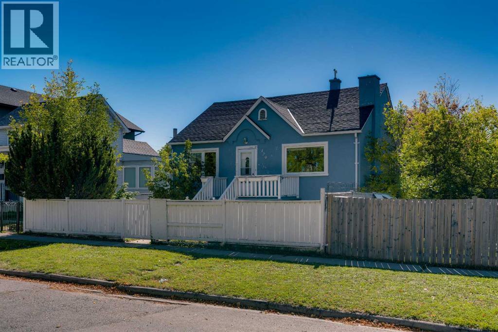 House for Sale in 129 18 Avenue NW|Calgary, Alberta T2M0S9 4