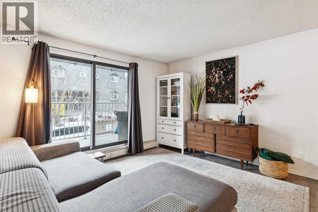 Apartment for Sale in 106, 835 19 Avenue SW|Calgary, Alberta T2T0H6 3