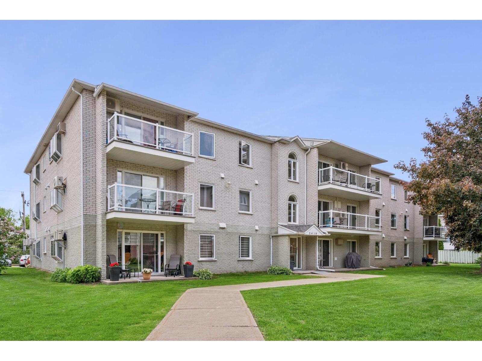 2410 Rue Henriette-Céré, #301, Longueuil (Saint-Hubert), Quebec J3Y9B6