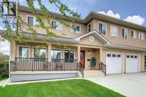 House for Sale in 23 Cheltenham Road NW|Calgary, Alberta T2L0M4