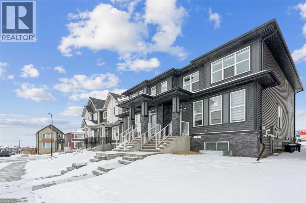 Duplex for Sale in 249 Aquila Drive NW|Calgary, Alberta T3R1Y6 2