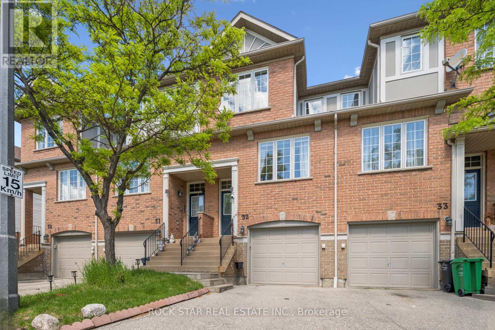 Row / Townhouse for Sale in 32 - 5055 HEATHERLEIGH AVENUE|Mississauga (East Credit), Ontario L5V2R6 2