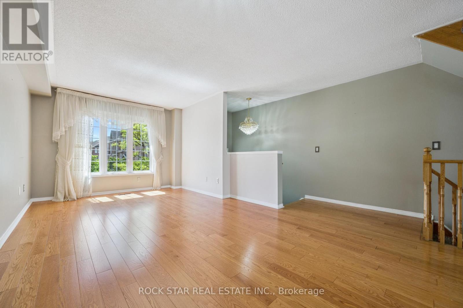 Row / Townhouse for Sale in 32 - 5055 HEATHERLEIGH AVENUE|Mississauga (East Credit), Ontario L5V2R6 4