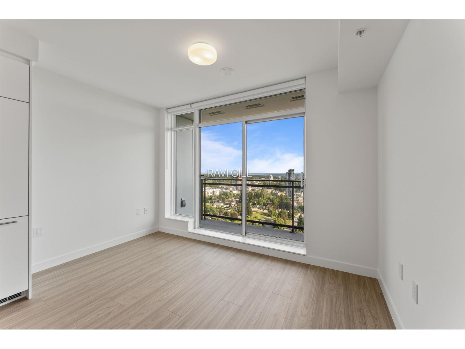 For sale: 1003 13675 107A AVENUE, Surrey, British Columbia V3T0X3