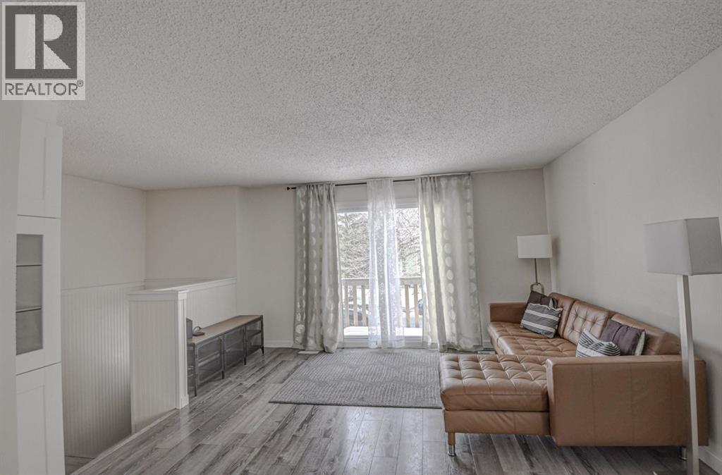 Duplex for Sale in 8408 Berkley Road NW|Calgary, Alberta T3K1B4 5