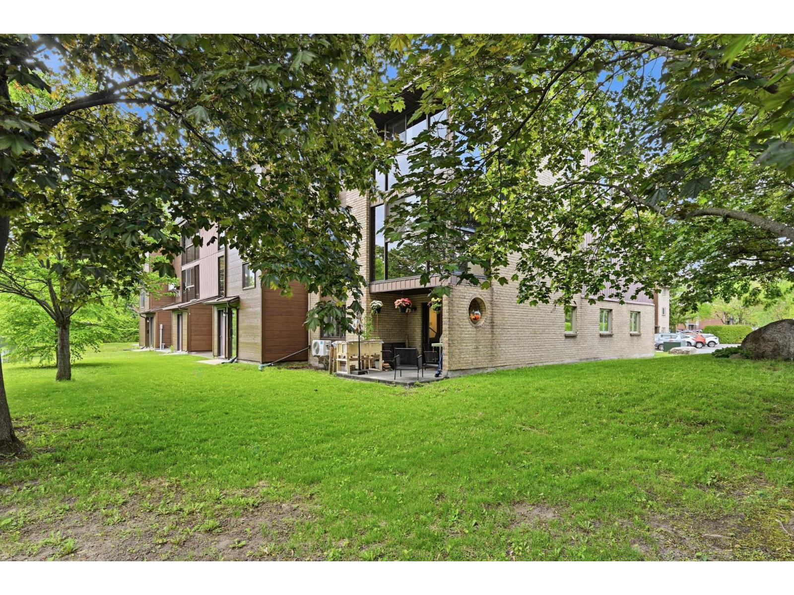 2650 Rue Bellerose, #3, Longueuil (Le Vieux-Longueuil), Quebec J4L4H9
