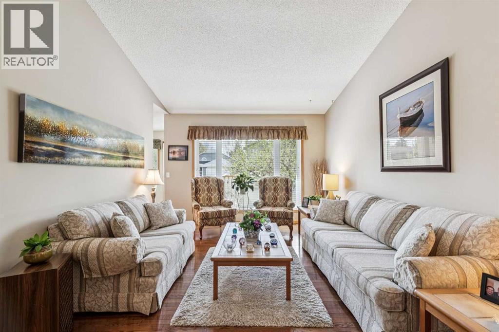 Duplex for Sale in 47 Sunlake Close SE|Calgary, Alberta T2X3H2 5
