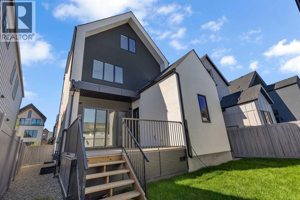House for Sale in 336 Normandy Drive SW|Calgary, Alberta T3E7J6 3