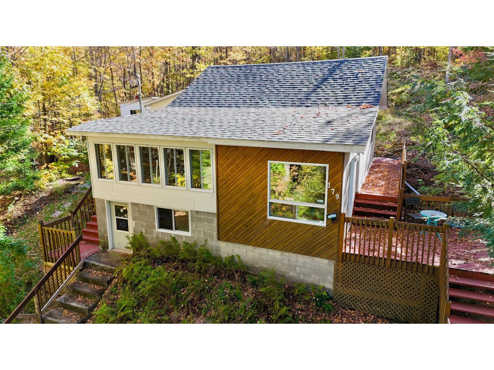 179 115e Avenue, Saint-Hippolyte, Quebec J8A2E4