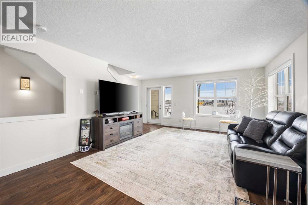 Row / Townhouse for Sale in 111 Evanscrest Gardens NW|Calgary, Alberta T3P0S1 3