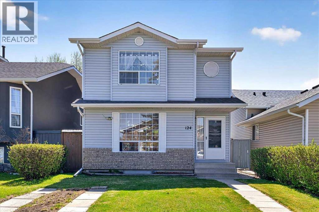 House for Sale in 124 Martinwood Court NE|Calgary, Alberta T3J3H2