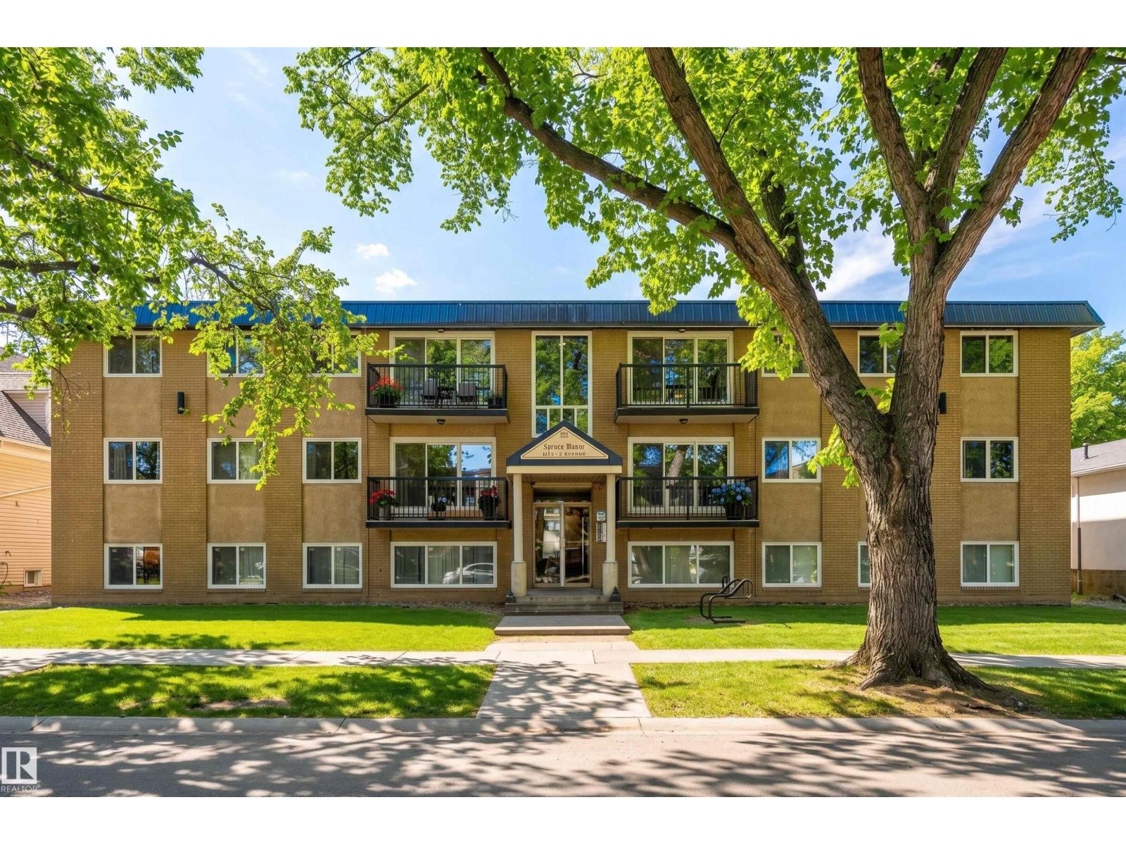 #105 10621 79 AV NW, Edmonton, Alberta T6E1S2