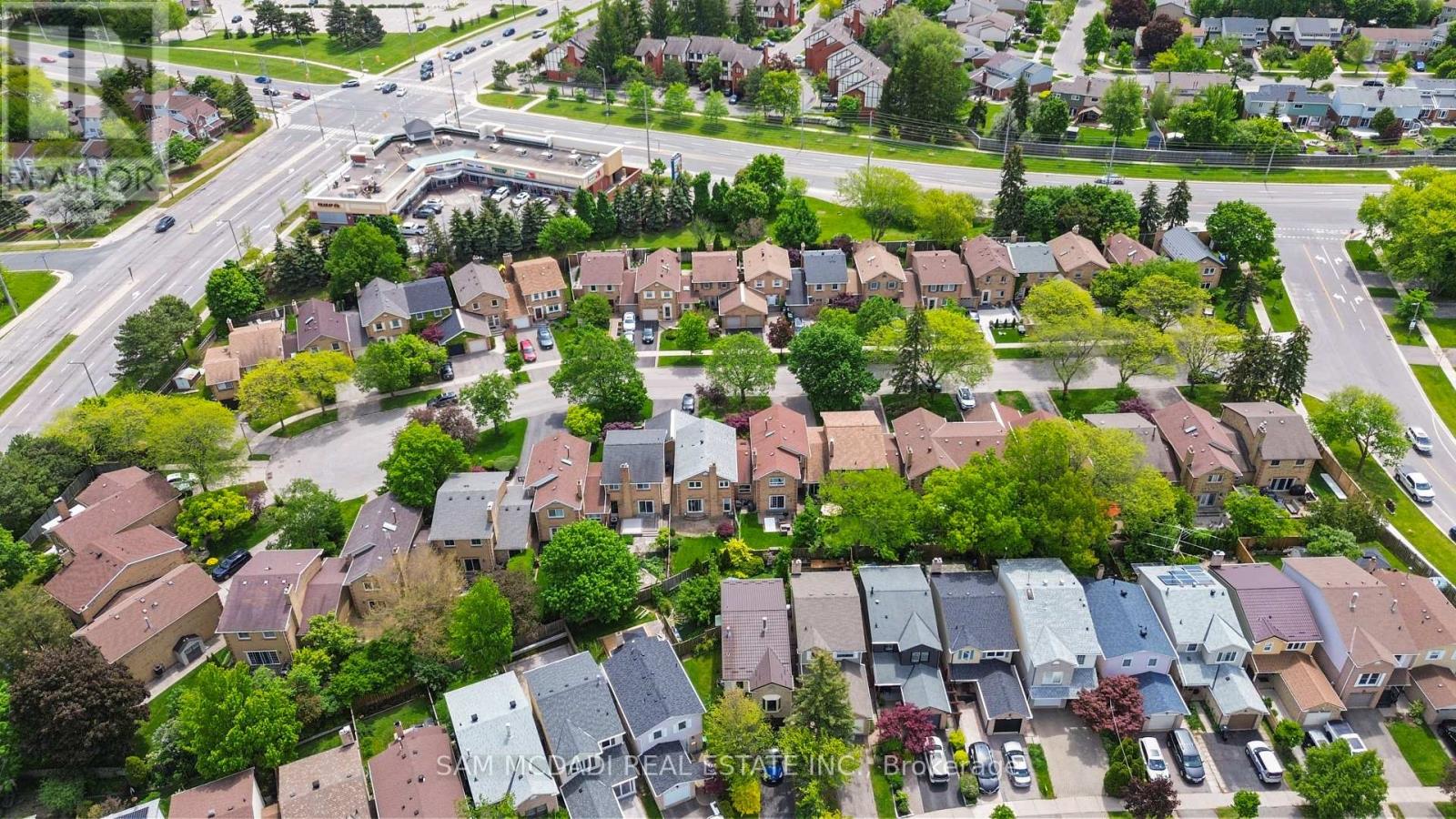 Row / Townhouse for Sale in 2707 JERRING MEWS|Mississauga (Erin Mills), Ontario L5L2M7 3