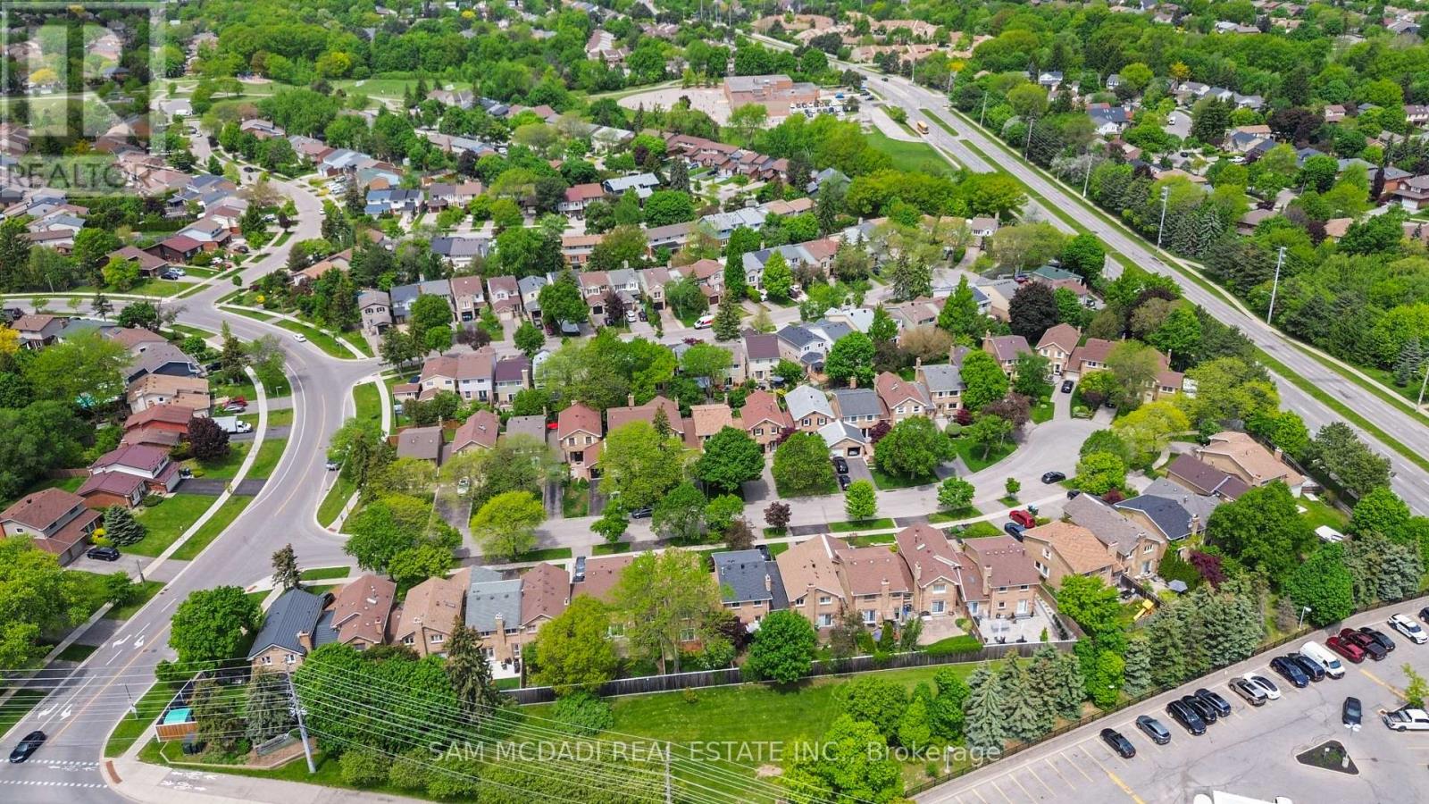 Row / Townhouse for Sale in 2707 JERRING MEWS|Mississauga (Erin Mills), Ontario L5L2M7 5