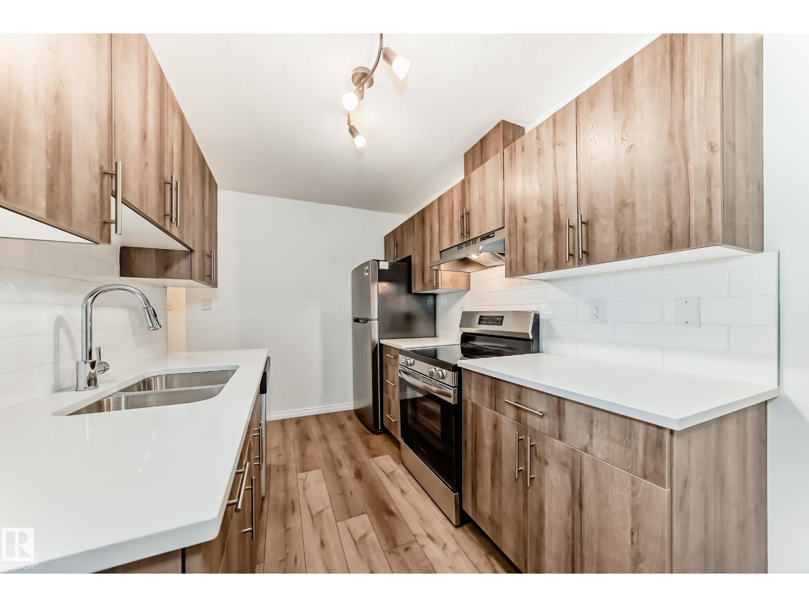 For sale: #305 6208 180 ST NW, Edmonton, Alberta T5T2T2 - E4491258