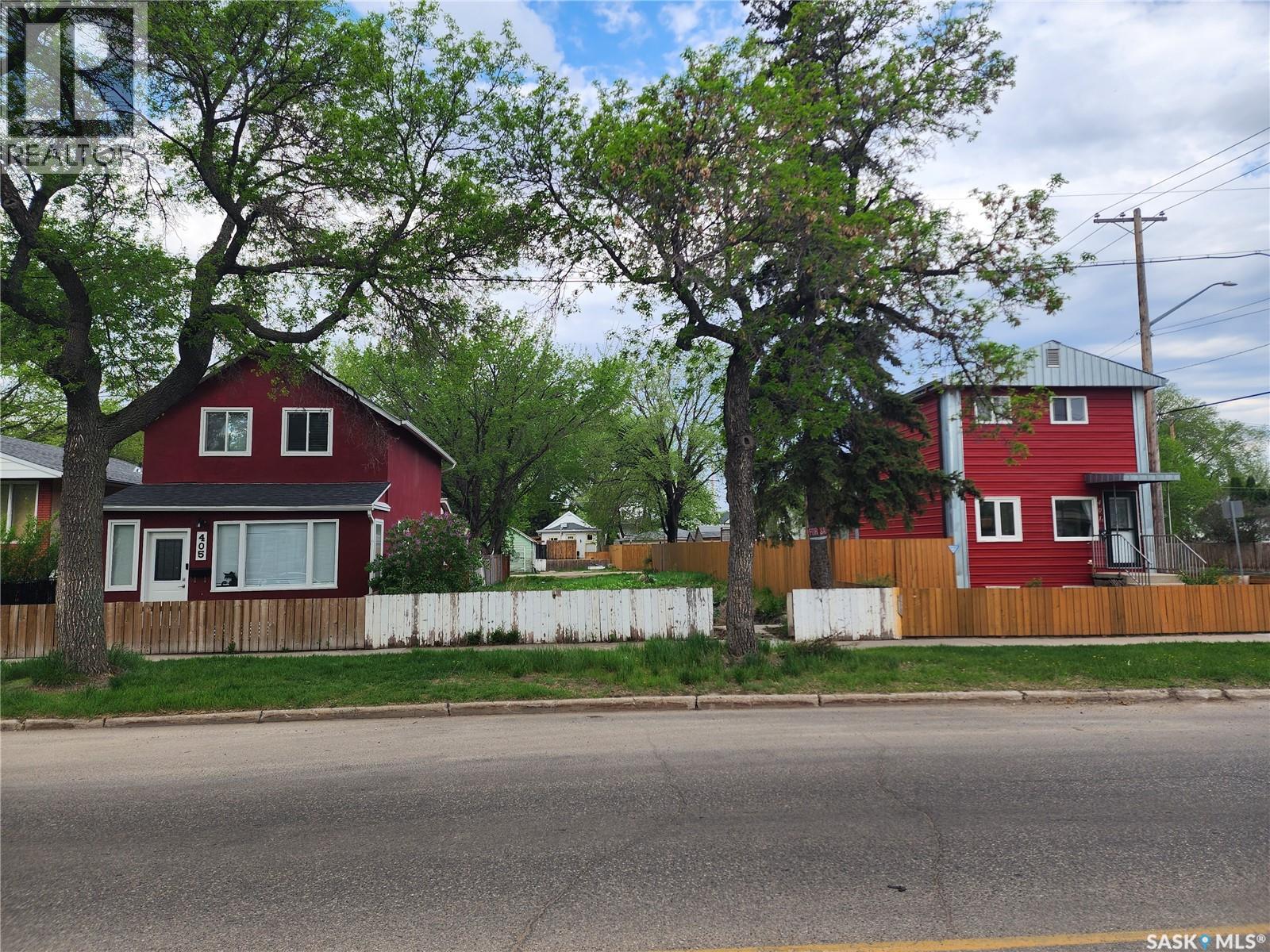 403 H AVENUE S, Saskatoon, Saskatchewan S7M1W6