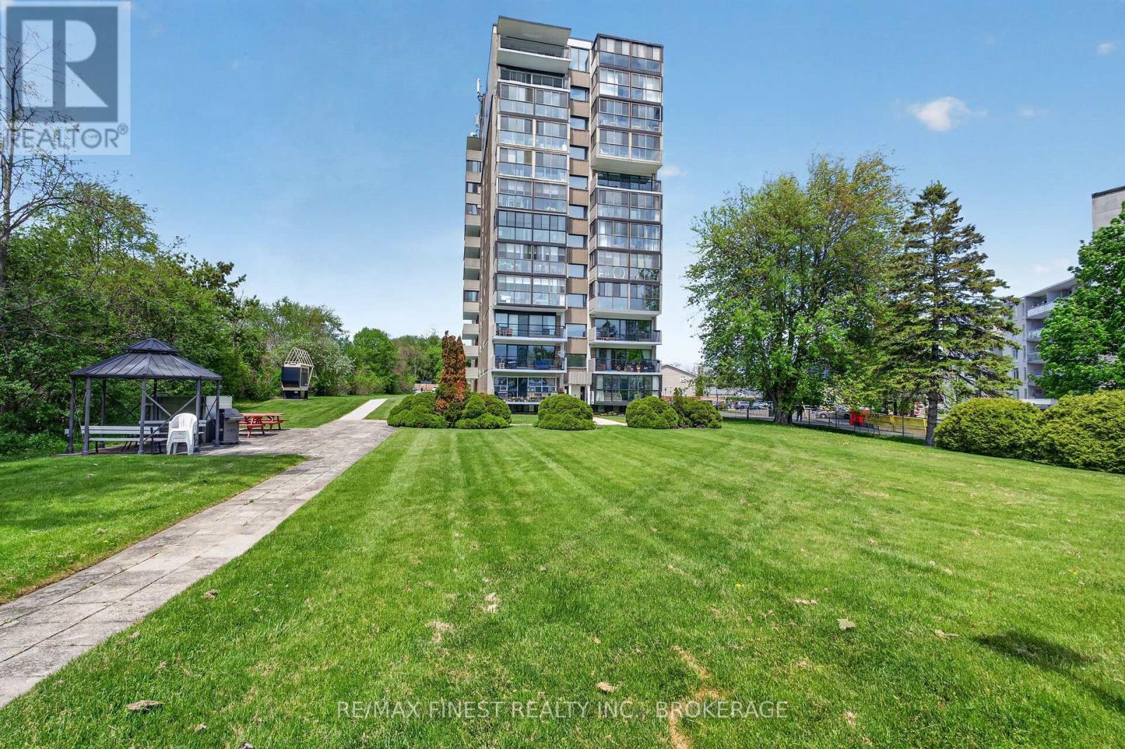 206 - 2 MOWAT AVENUE, Kingston (Central City West), Ontario K7M1K1